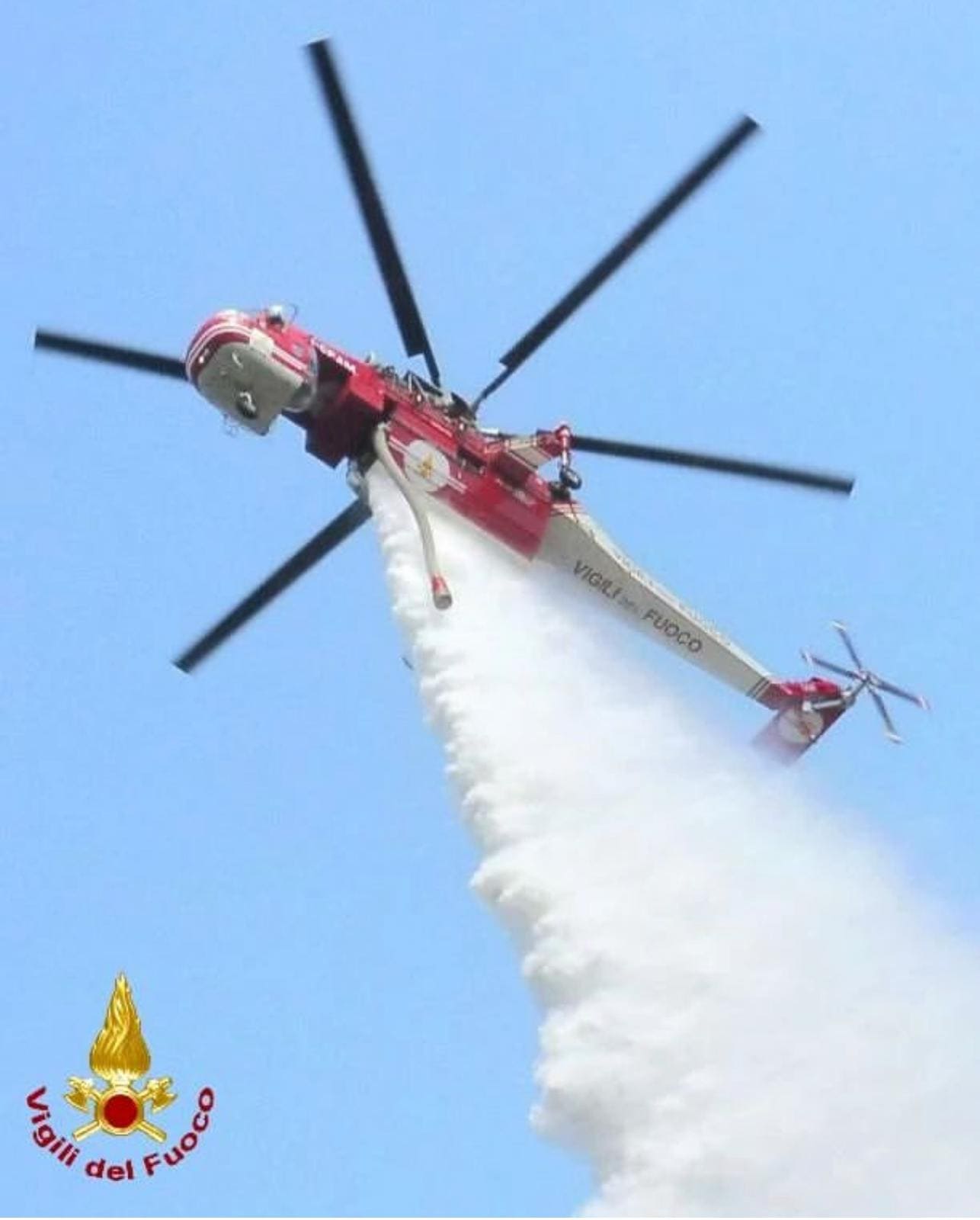 Vasto incendio a Monterosso Almo, in arrivo canadair