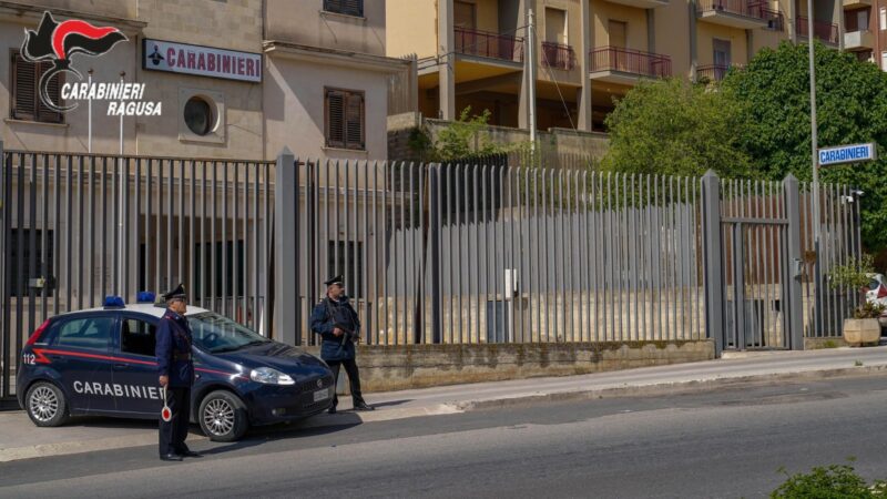Flagranza di reato per coltivazione e detenzione di sostanze stupefacenti, 34enne Ispicese arrestato