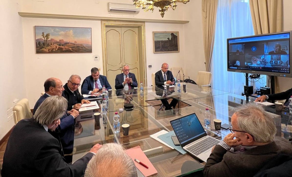 Dissalatori mobili e nuovi pozzi per affrontare la crisi idrica