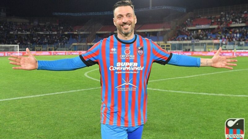 Calcio, il derby va al Catania grazie a Di Carmine