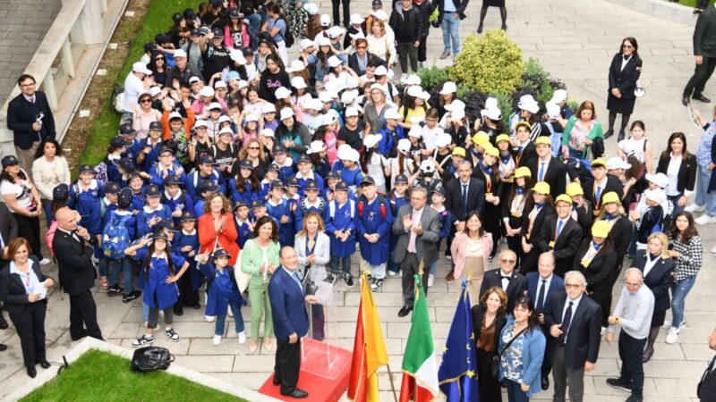 Anniversario dello Statuto siciliano, festa a Palazzo d’Orleans per 170 bambini-GUARDA IL VIDEO