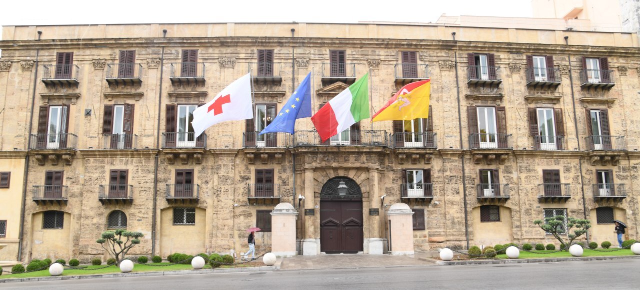 Giornata mondiale della Croce Rossa: l’omaggio di Palazzo d’Orléans