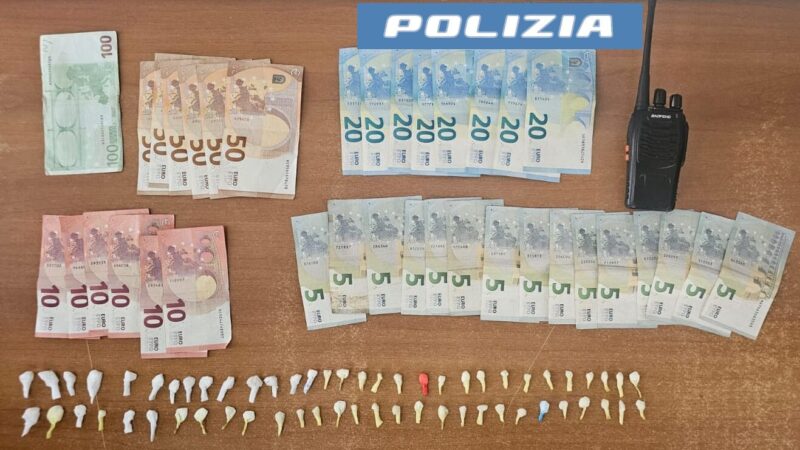 Scappa sui tetti, arrestato dalla Polizia con 60 dosi di cocaina