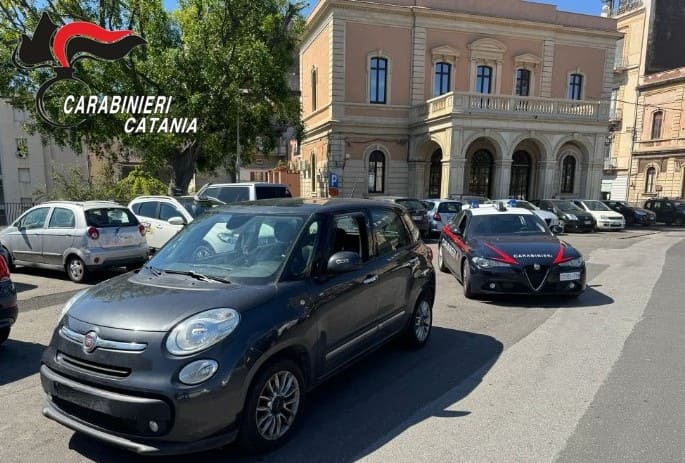 Tenta il “cavallo di ritorno” perché “Ama mangiari tutti”, arrestato