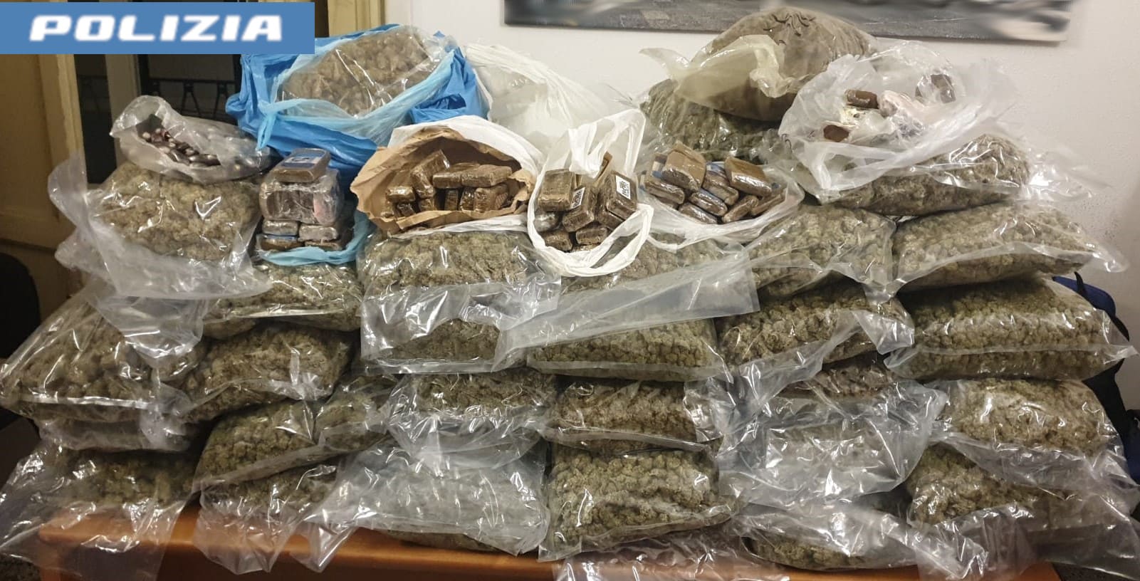 Auto-deposito con ben 61 Kg di droga, arrestato 34enne dai Falchi della Polizia