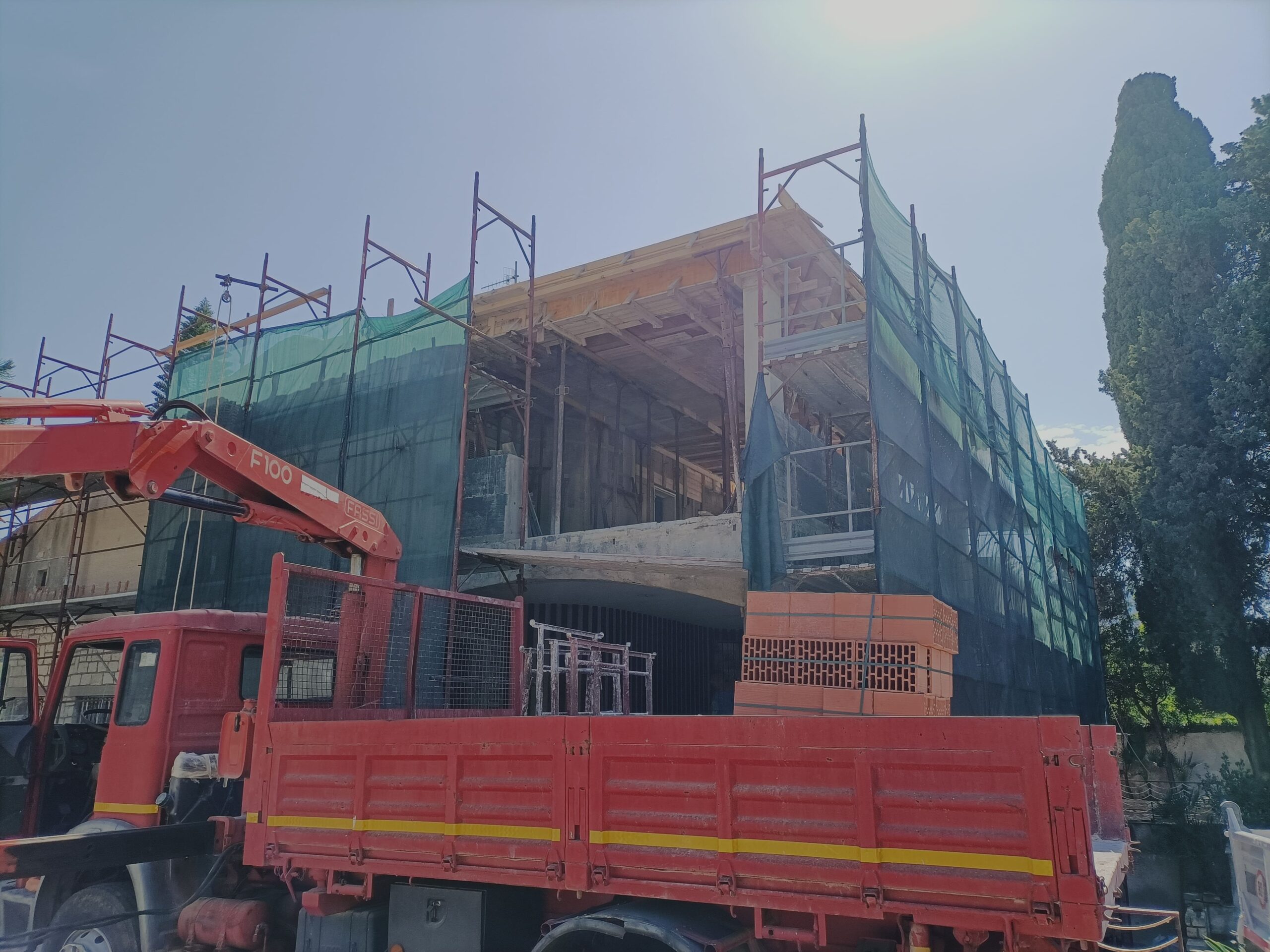 Operaio 57enne muore in un cantiere edile