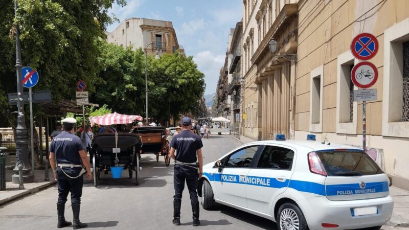 Stop alle Carrozze abusive per i turisti, sequestri a Palermo