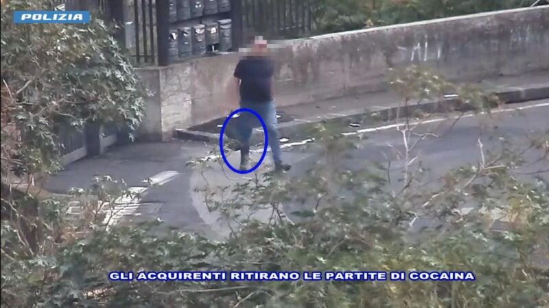 Traffico di stupefacenti tra la Calabria e la Sicilia: maxi operazione della Polizia