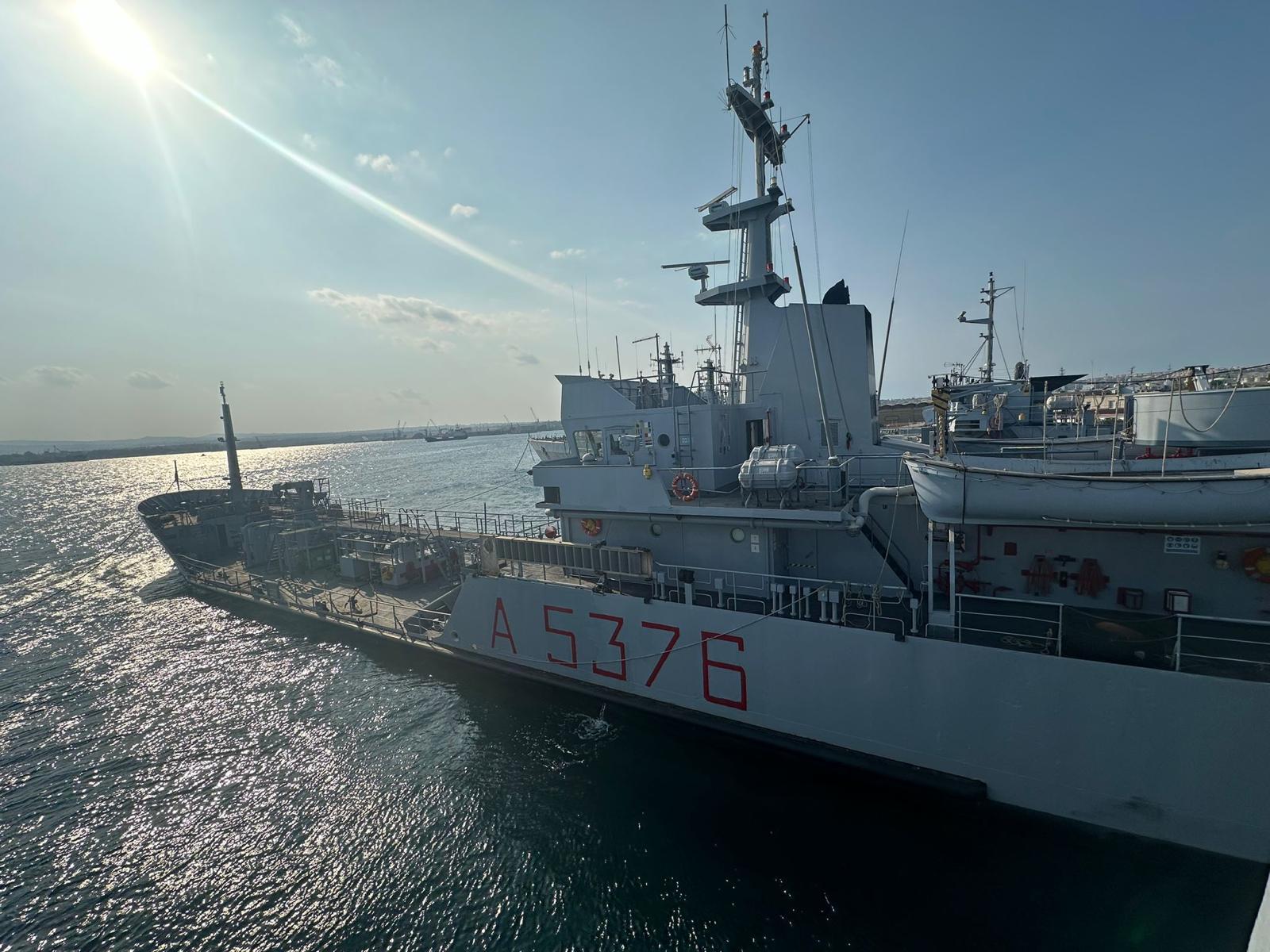 Partita la nave cisterna ‘Ticino’ con 1.200 metri cubi d’acqua