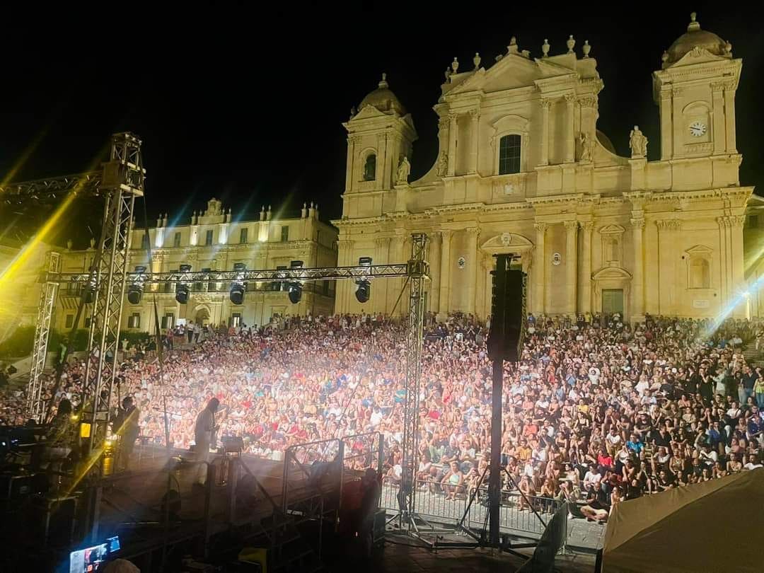 ‘Le Scale della Musica’: tutto pronto per i concerti di Piero Pelù e Max Gazzè