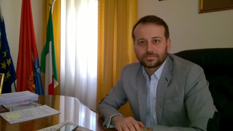 Il Sindaco Banchieri aggredito da uomo armato di coltello