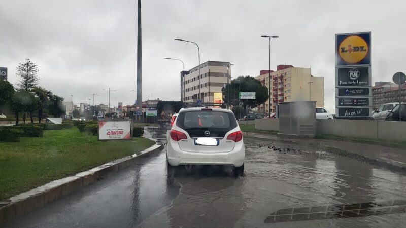 Maltempo in Sicilia: chiuse le scuole nel Siracusano, allagamenti nel Palermitano