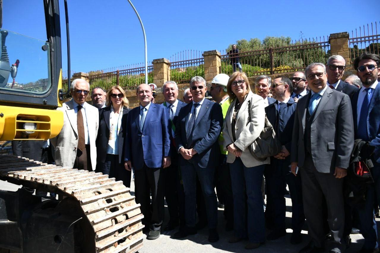 Agrigento, Schifani inaugura il cantiere per il rifacimento della rete idrica