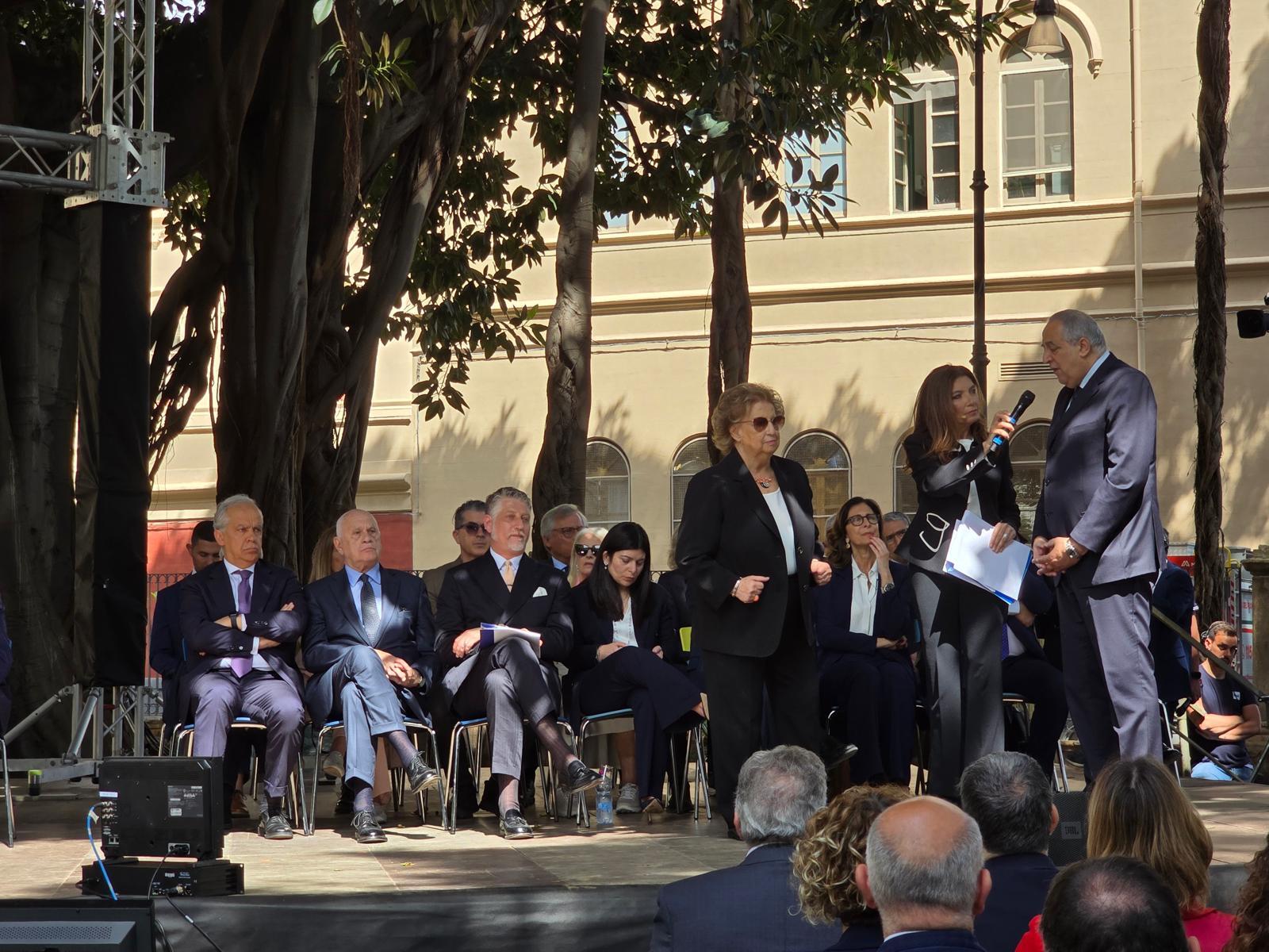 Palermo si ferma nel ricordo della strage di Capaci