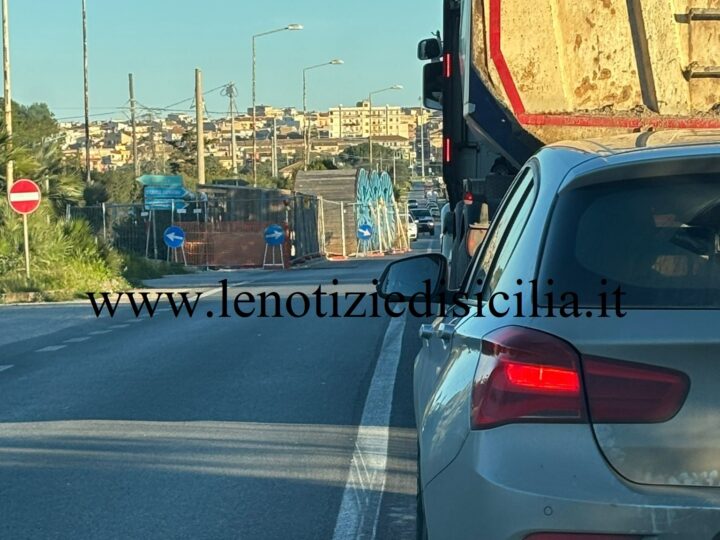 Eterni cantieri sulla S.Croce-Marina di Rg: lode alla pazienza degli automobilisti!