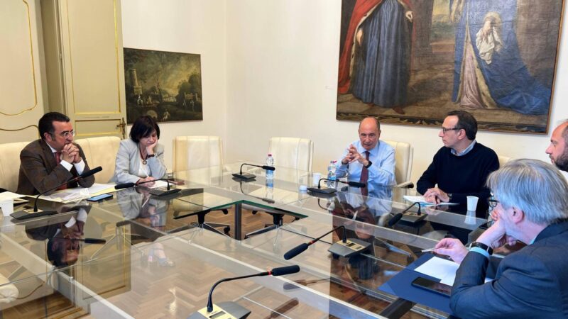 Caro carburanti, riunione a Palazzo d’Orléans
