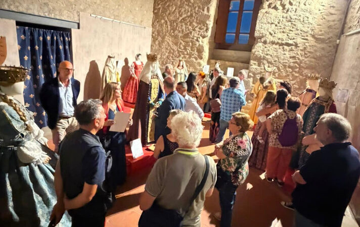 Montalbano Elicona, inaugurate la Camera Reginale e la mostra “Le Regine di Sicilia”
