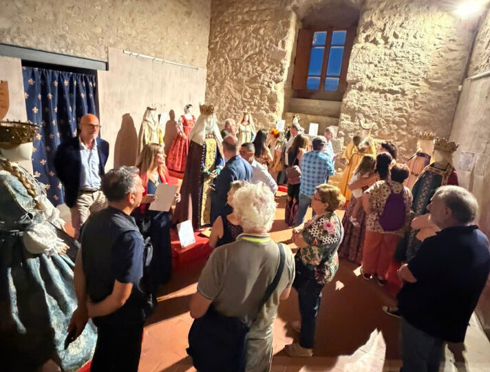 Montalbano Elicona, inaugurate la Camera Reginale e la mostra “Le Regine di Sicilia”