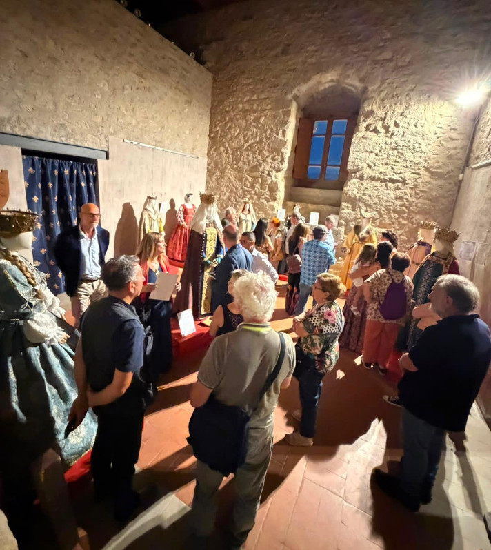Montalbano Elicona, inaugurate la Camera Reginale e la mostra “Le Regine di Sicilia”