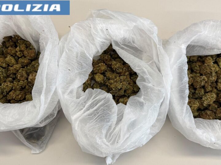 Nasconde 340 grammi di marijuana nello split del condizionatore: arrestato 26enne